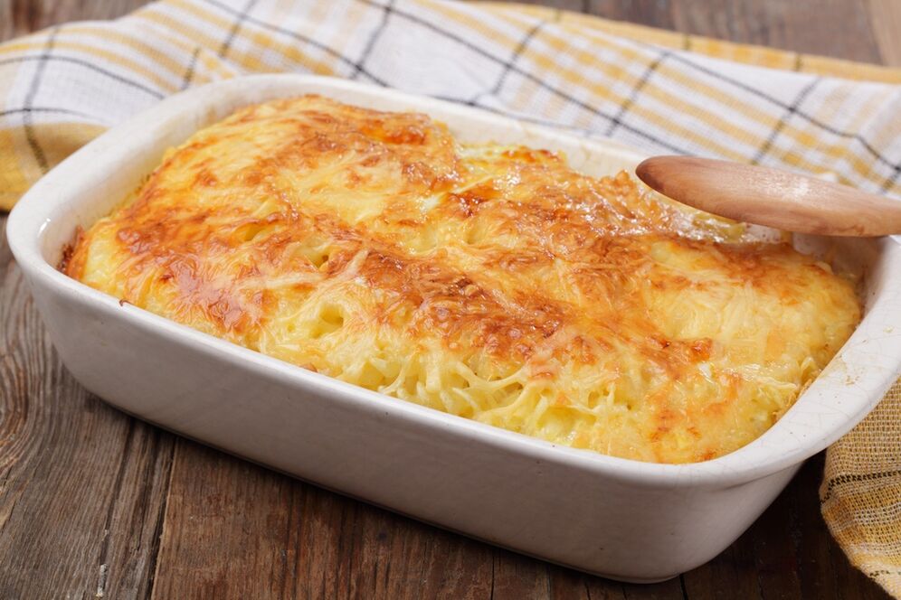 Vermicelli casserole with fresh cheese in the diet menu for pancreatitis